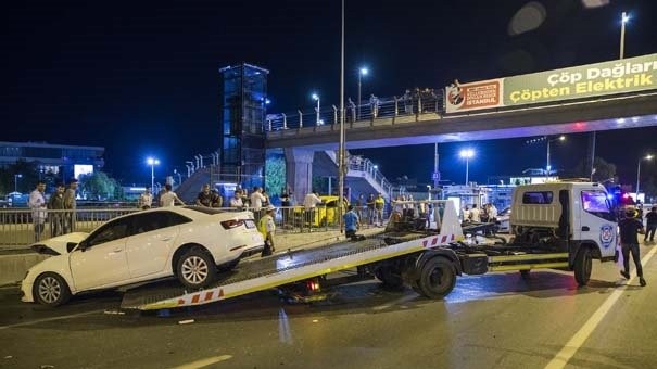 Bakırköy'de trafik kazası! Yaralılar var...