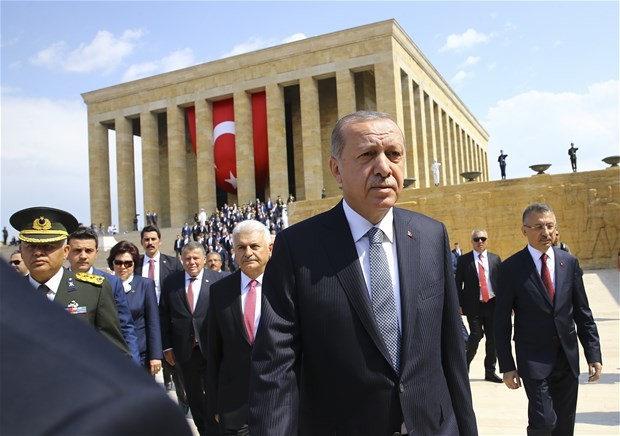Tüm yurtta Zafer Bayramı kutlanması