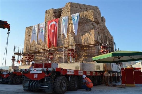 Tarihi hamam yeni yerine indiriliyor