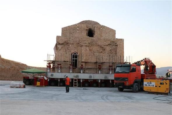 Tarihi hamam yeni yerine indiriliyor