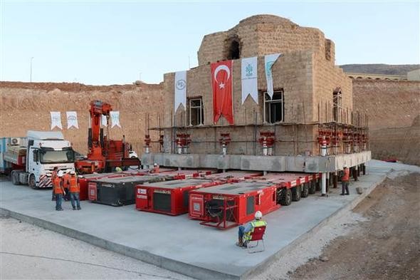 Tarihi hamam yeni yerine indiriliyor