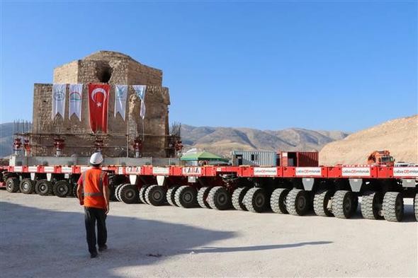 Tarihi hamam yeni yerine indiriliyor