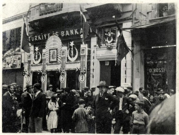 İşte arşivden çıkan İstanbul'un tarihi fotoğrafları