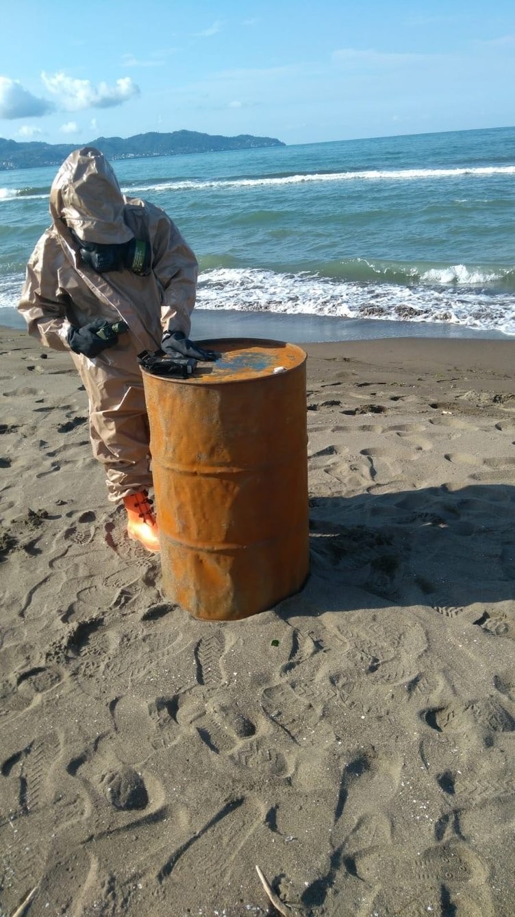 Ordu sahilinde esrarengiz varil!