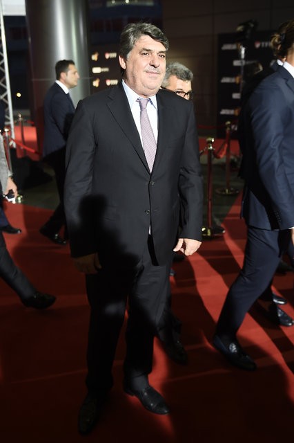 Ödül gecesinde yıldızlar geçidi