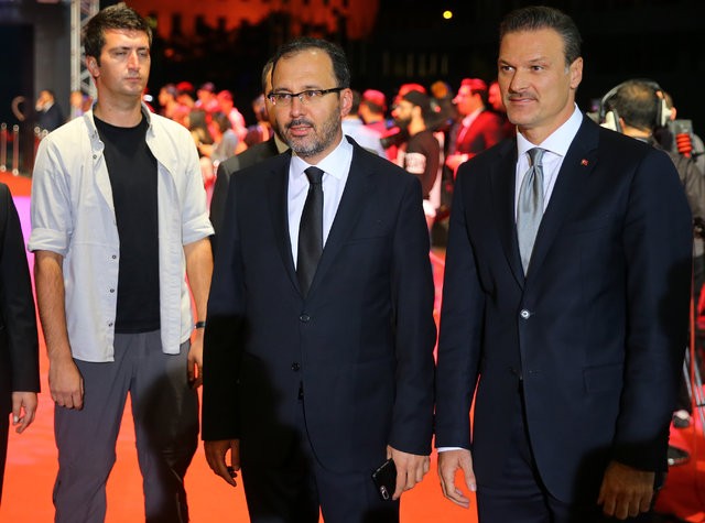 Ödül gecesinde yıldızlar geçidi