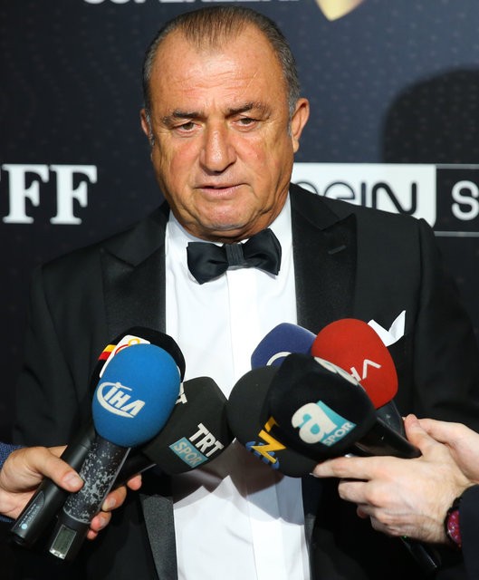 Ödül gecesinde yıldızlar geçidi
