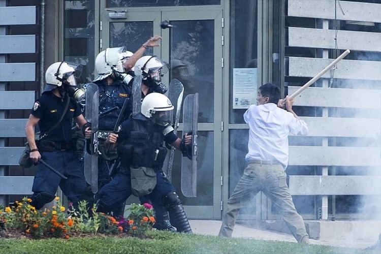 Yunanistan'da olaylı 'Makedonya' gösterisi