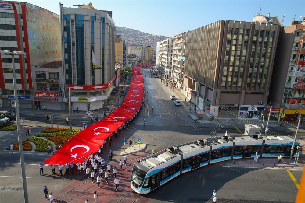 İzmir'in düşman işgalinden kurtuluşunun 96. yıl dönümü