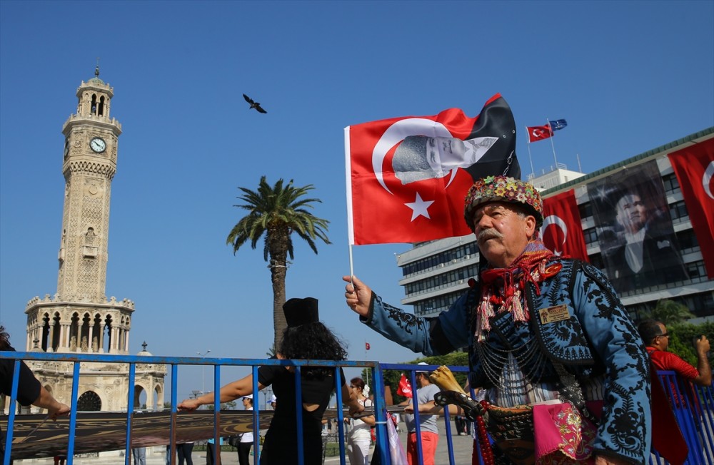 İzmir'in düşman işgalinden kurtuluşunun 96. yıl dönümü