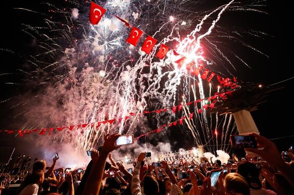 İzmir'in düşman işgalinden kurtuluşunun 96. yıl dönümü