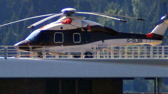 Güvertesindeki helikopter küçücük kaldı.. Büyüklüğü hayrete düşürdü