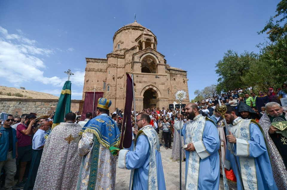 Akdamar'da 3 yıl aradan sonra ilk ayin