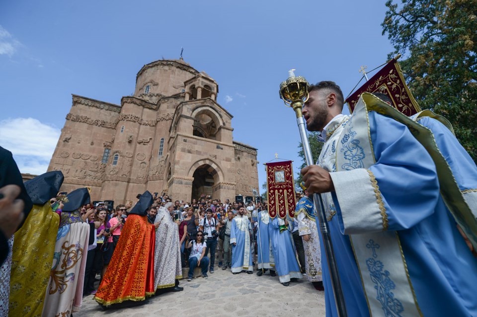 Akdamar'da 3 yıl aradan sonra ilk ayin