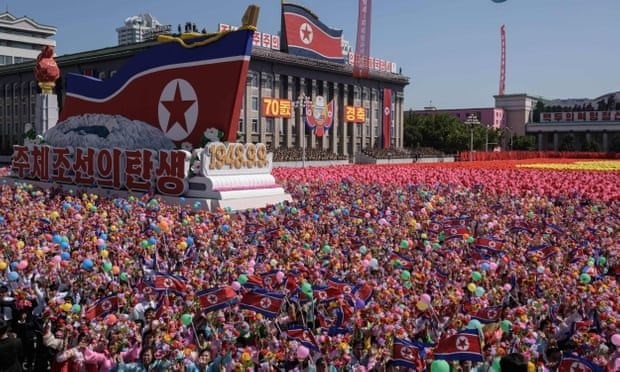 Kuzey Kore'den 70'inci yıldönümü için dev geçit töreni