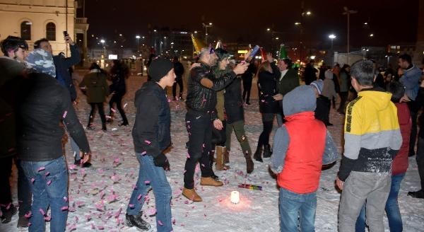 Yurtta yılbaşı coşkusu