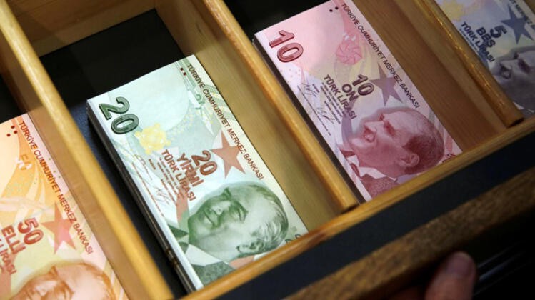 Heyecan sardı! İndirimler art arda geldi...