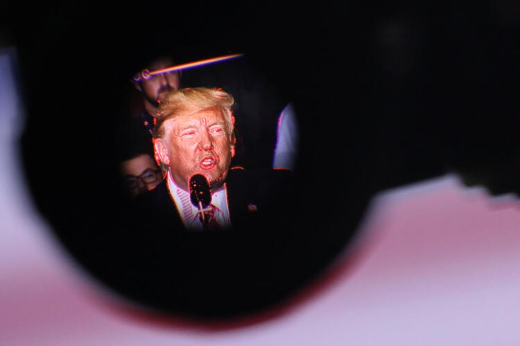 Zorlu gündem Trump'ı çıldırttı