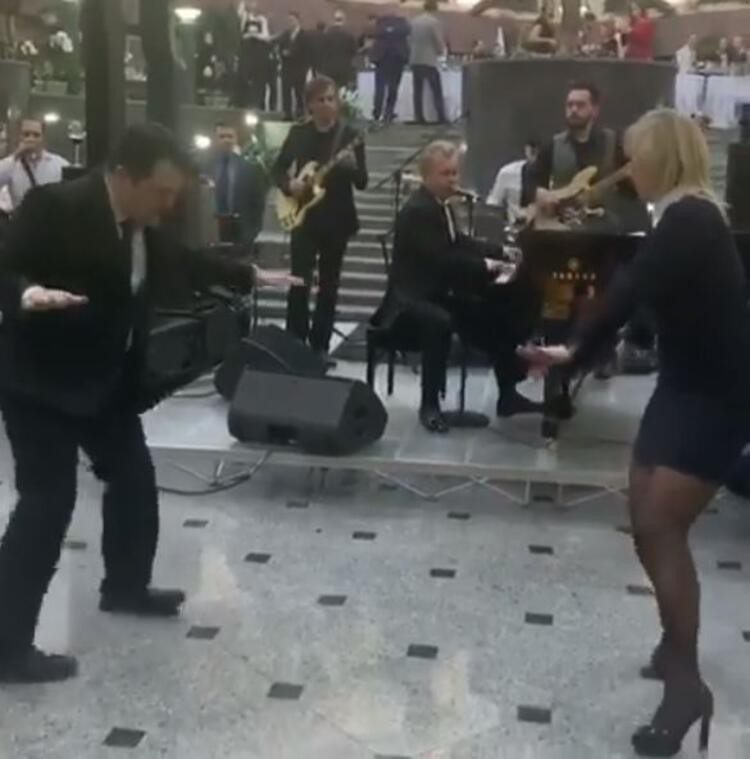 Rus siyasetçi Maria Zakharova'dan dans şov!