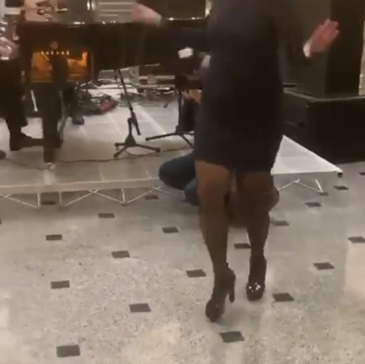 Rus siyasetçi Maria Zakharova'dan dans şov!