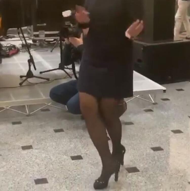 Rus siyasetçi Maria Zakharova'dan dans şov!