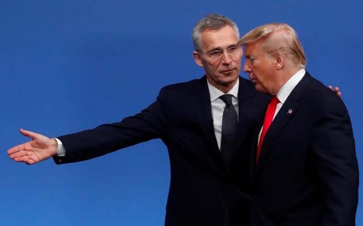 NATO zirvesinden dikkat çeken kareler!