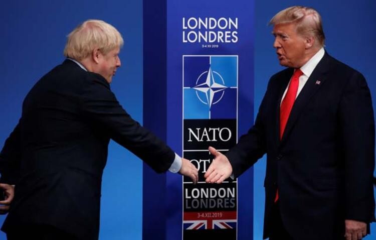 NATO zirvesinden dikkat çeken kareler!