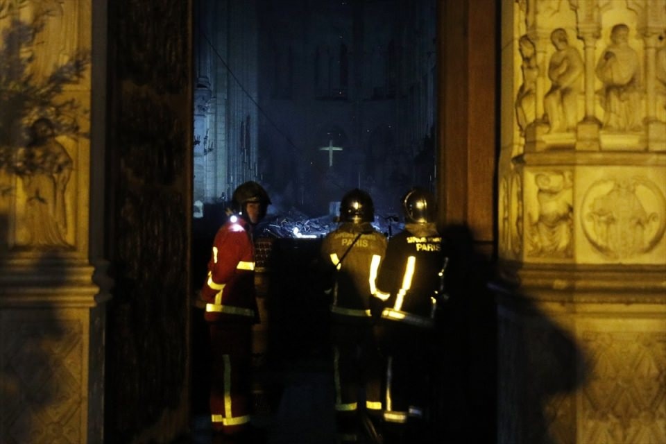 Notre Dame Katedrali yangın sonrası içeriden ilk kez görüntülendi!
