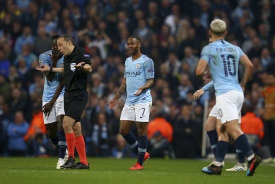 UEFA resmen açıkladı! Cüneyt Çakır...