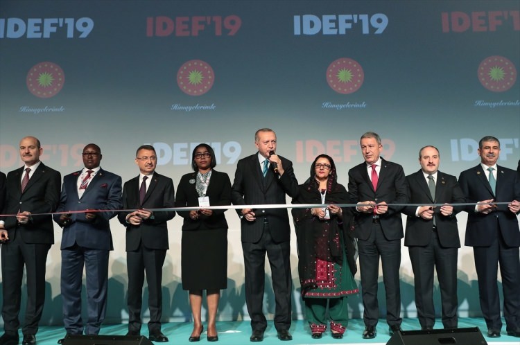 Yerli ve milli silahlar IDEF'te şov yapıyor!