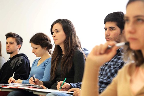 Üniversitelilerden Sosyal Çalışma Programları'na  ilgi