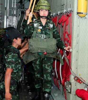 Tayland'da baş metres depremi