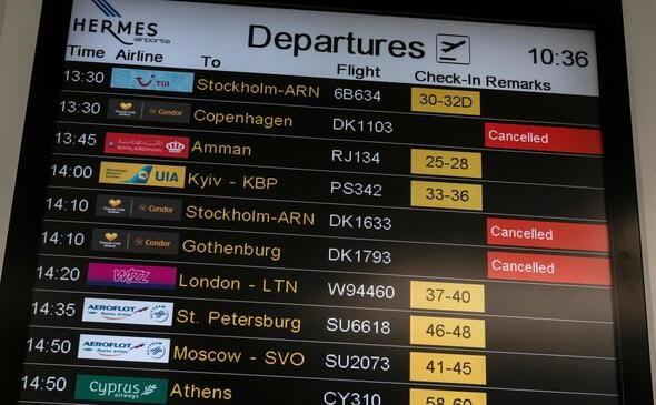 Yüz binlerce turist otellerde rehin tutuluyor