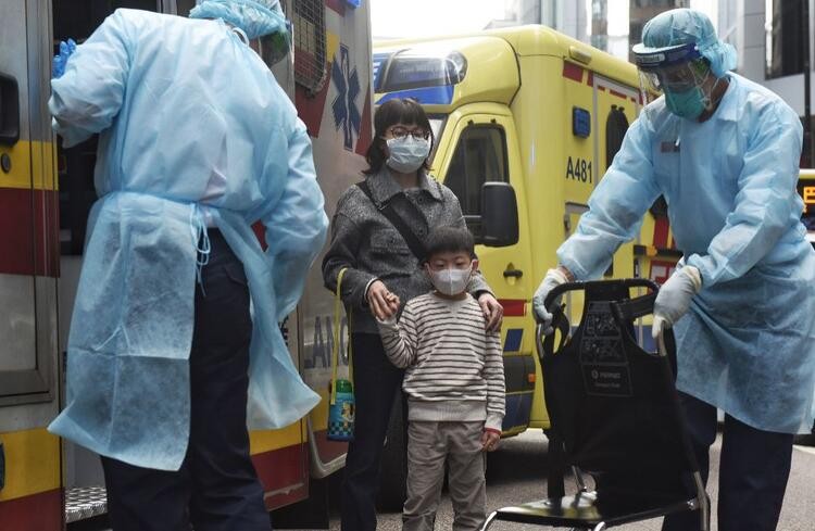  insanlar aniden bilinçlerini kaybederek yere yığılıyor