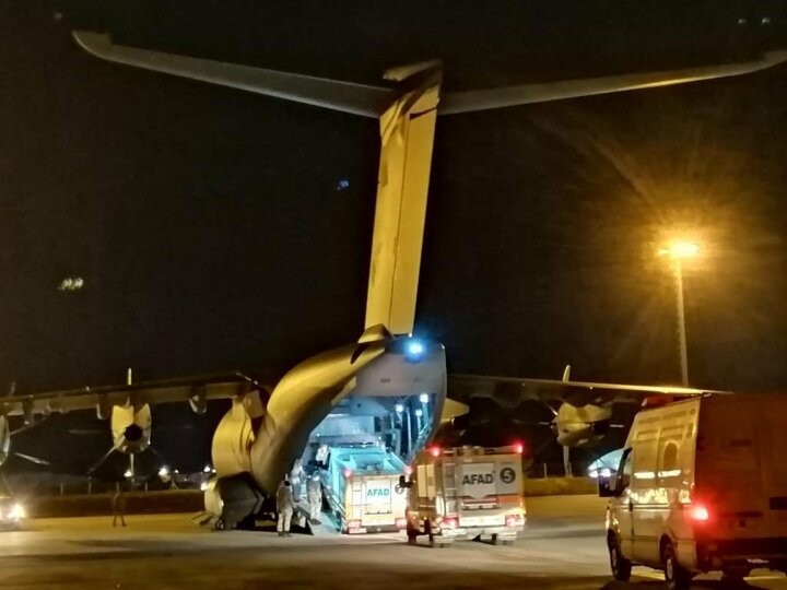 TSK uçakları tüm gece İstanbul, Ankara ve Elazığ arasında mekik dokudu