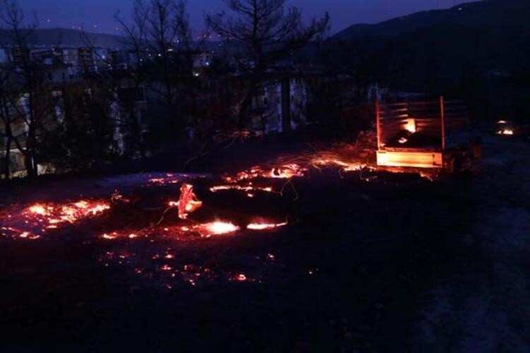 Hatay'da orman yangını hala söndürülemedi