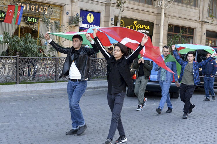 Azerbaycan yenilgisinin ardından Ermenistan karıştı! Tarihi hezimet