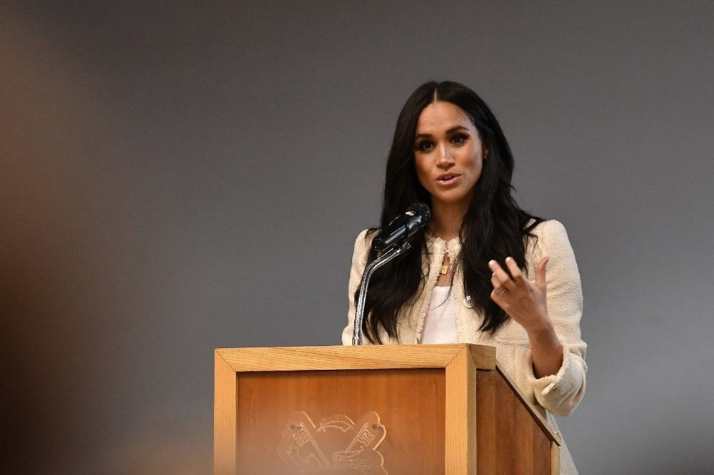 Meghan Markle kitap yazarlarına bilgi sızdırdığını itiraf etti ...