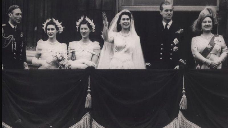 Kraliçe 2. Elizabeth ve eşi Prens Philip 73. evlilik yıl dönümlerini kutluyor