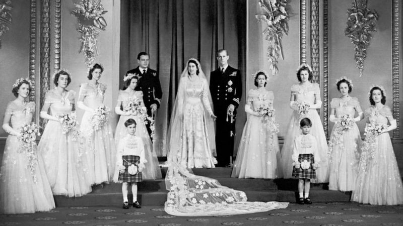 Kraliçe 2. Elizabeth ve eşi Prens Philip 73. evlilik yıl dönümlerini kutluyor