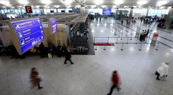 AB Sağlık Ajansı: Seyahat edenleri karantinaya almak etkili bir uygulama değil