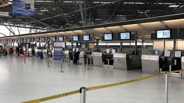 AB Sağlık Ajansı: Seyahat edenleri karantinaya almak etkili bir uygulama değil