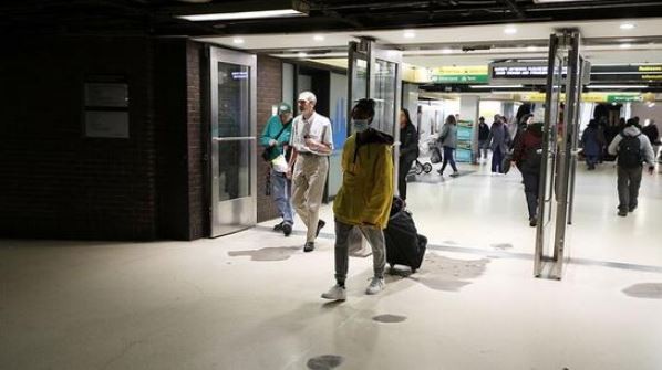 AB Sağlık Ajansı: Seyahat edenleri karantinaya almak etkili bir uygulama değil