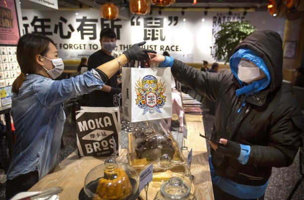 Dünya diken üstünde, Çin başkent Pekin'i kapatıyor!