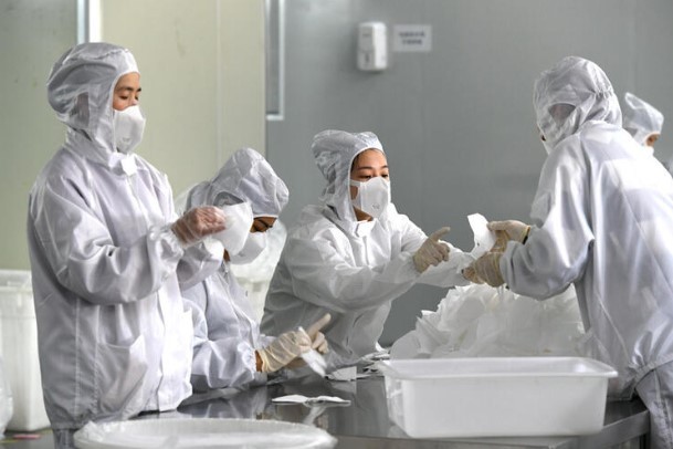 Dünya diken üstünde, Çin başkent Pekin'i kapatıyor!