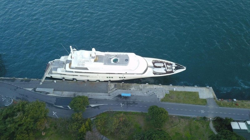 32 milyon Euro'luk yat 'Coral Ocean' İstanbul Boğazı'na demir attı