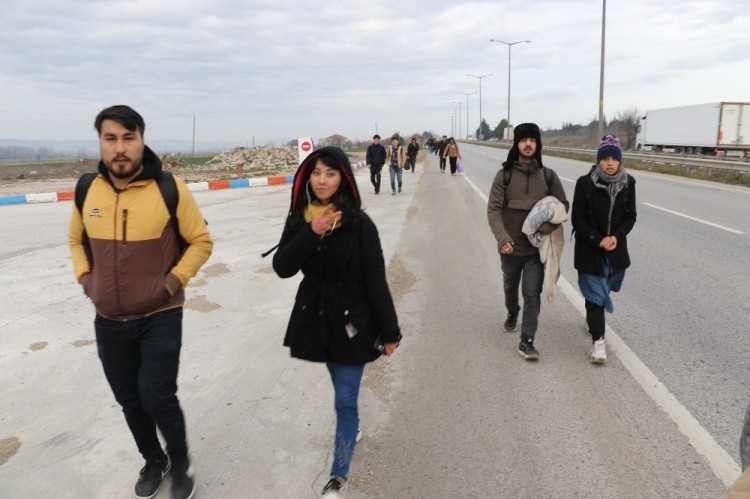 Türkiye'den sınıra akın sürüyor!