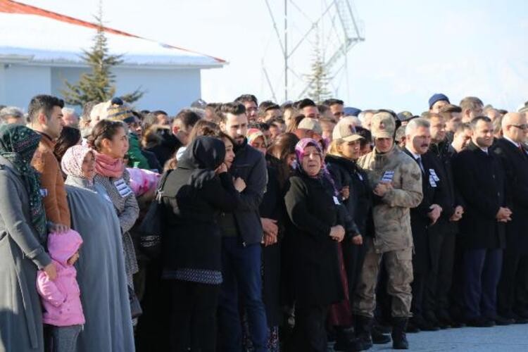 Çığ faciası şehitlerine hüzünlü veda