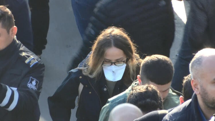 Bilim Kurulu Üyesinden uyarı: Pazara kadar evde kalın!