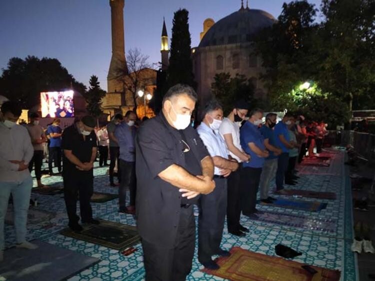 Ayasofya'da 86 yıl sonra ilk bayram namazı